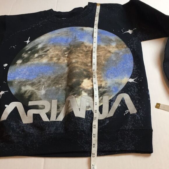 Ariana Grande Splatter Lollapalooza Crewneck black Sweatshirt Sz Small - Picture 13 of 16